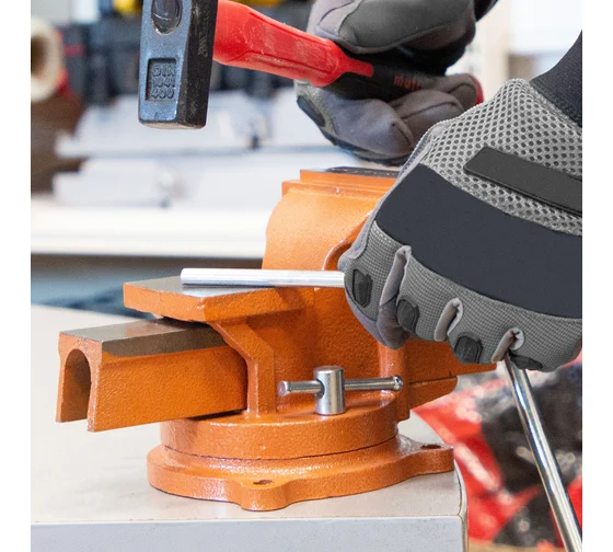 Тиски слесарные поворотн. 100мм // Sparta